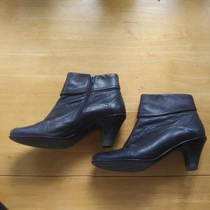 Size 8 Women's Leather Ankle Boots